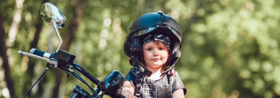 Los mejores consejos para llevar a un niño en moto