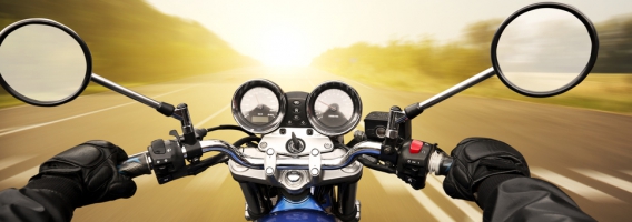¿Qué espejos retrovisores debe llevar un ciclomotor?