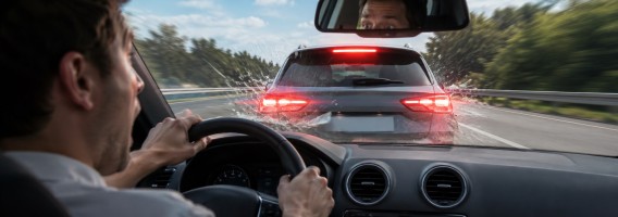 ¿Qué son los frenazos fantasma y cómo le afectan a tu seguro de coche?