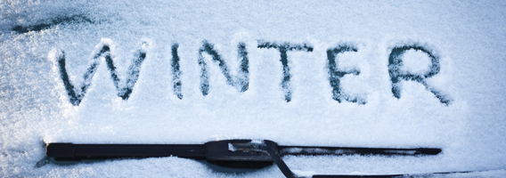 Qué hacer y qué no para quitar nieve y hielo de tu parabrisas
